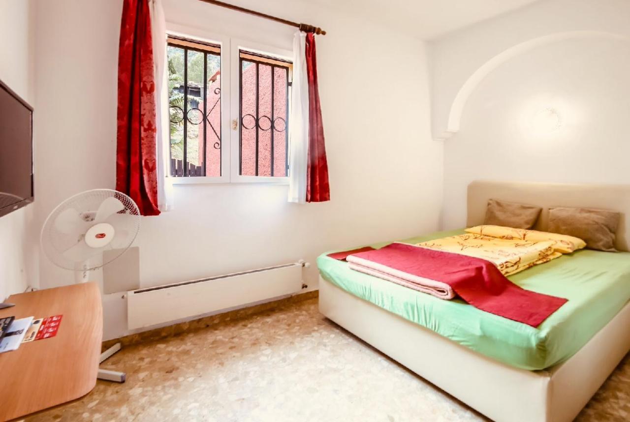 Hotel Pinkflamingo Denia Zewnętrze zdjęcie